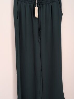 NWT Solid Green, Wide-Leg Pants, Pockets